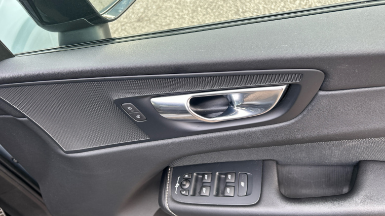 Volvo Xc60 2.0 B4D R DESIGN 5dr AWD Geartronic Diesel Estate